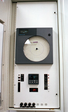 aeti0183.jpg (27042 bytes)